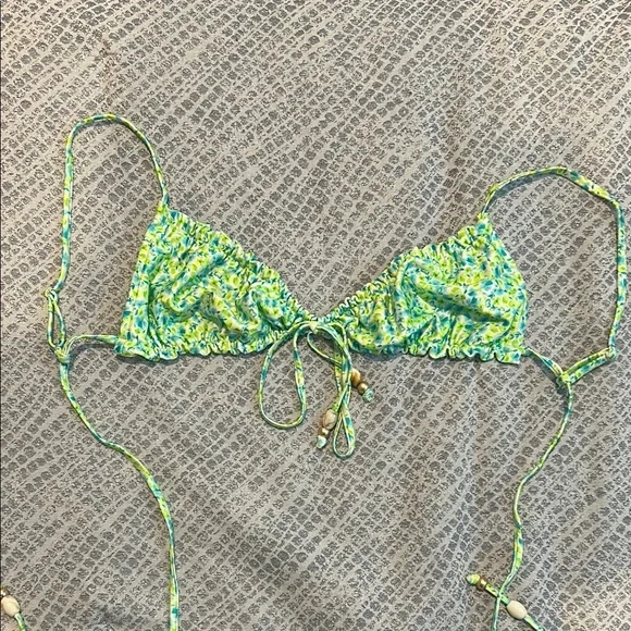 Kulani Kinis- RUCHED BOW BRALETTE BIKINI TOP - APPLE BLOSSOM - Picture 5 of 5